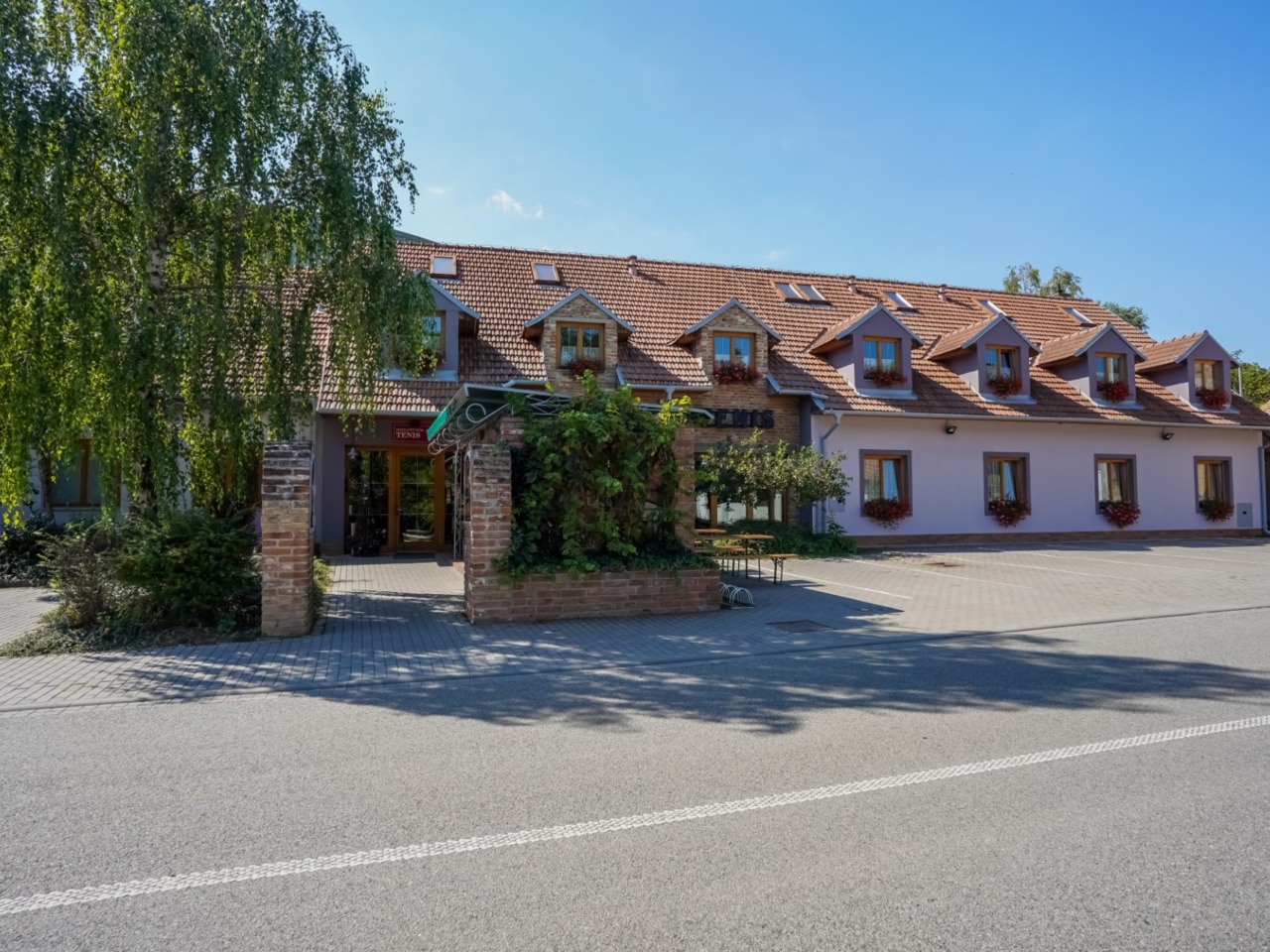 Ubytování v Art Wine Hall v Hotelu Kurdějov