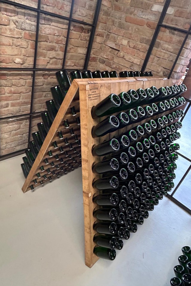 Výroba vlastního sektu v Hotelu Kurdějov