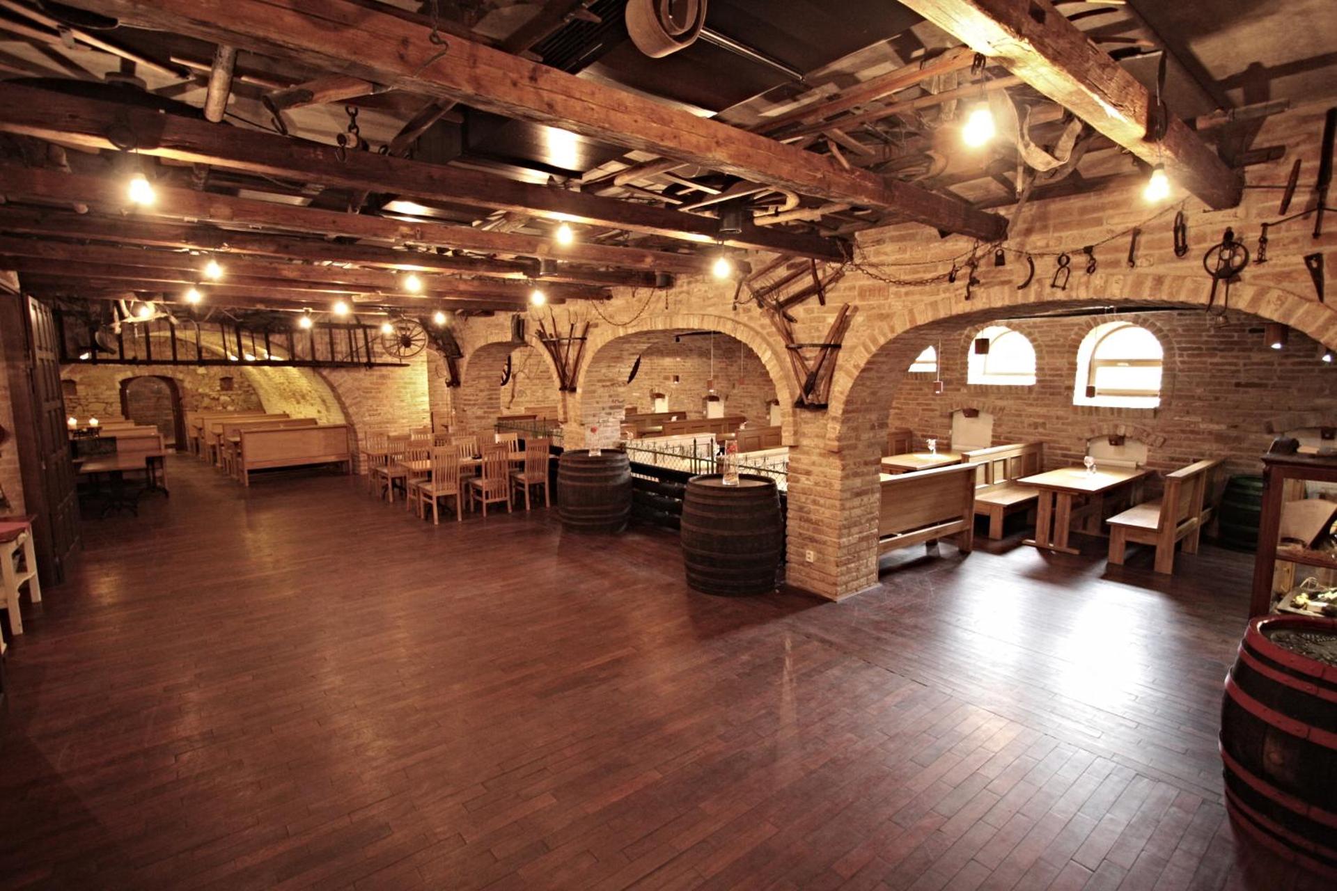 Restaurace Vinař v Hotelu Kurdějov